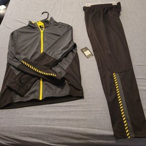 new with tag boys jogging suit size 18
